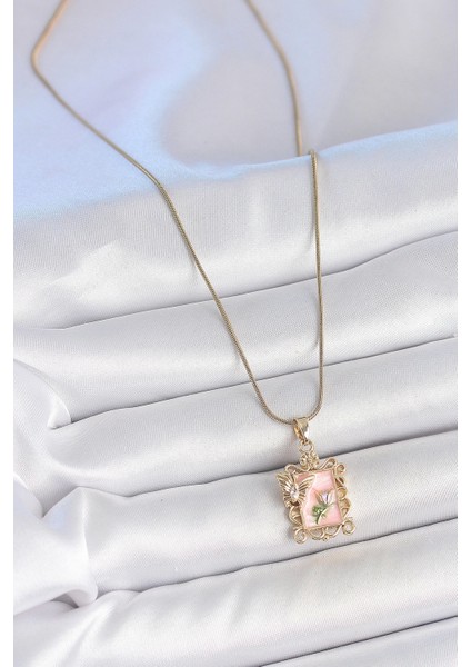 316L Çelik Gold Renk Zincir Pembe Mineli Çiçek Işlemeli Zirkon Taşlı Kelebek Detay Portre Model Kadın Kolye - TJ-BKO10188