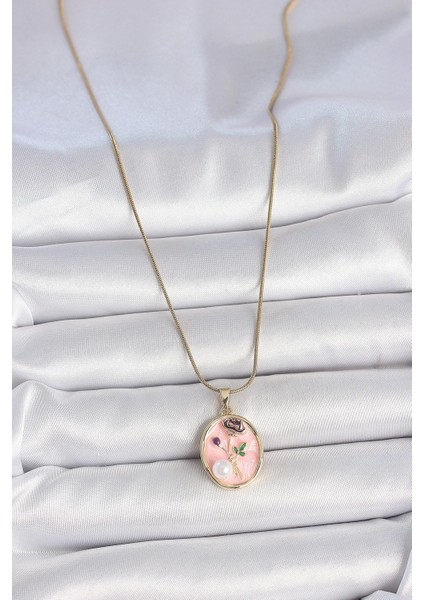 316L Çelik Gold Renk Zincir Pembe Çiçek Işlemeli Inci Detay Portre Model Kadın Kolye - TJ-BKO10077