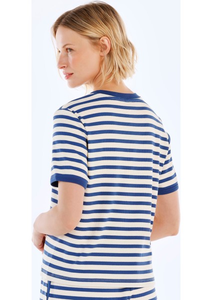 Bisiklet Yakalı T-Shirt