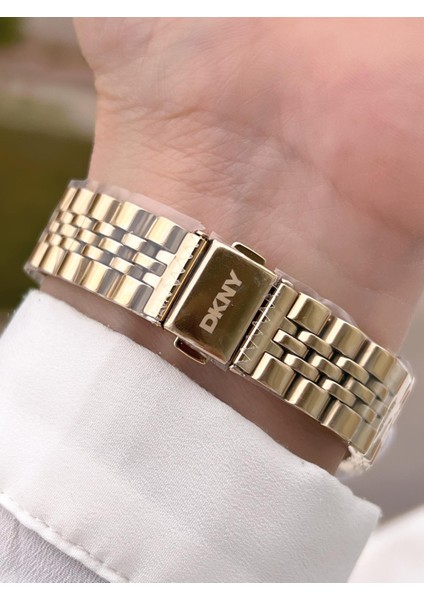 Çelik Kasa ve Kordon 5 Atm Suya Dayanıklı 2 Yıl Garantili Kadın Kol Saati+Bileklik DKNY.0045.2 modelleri