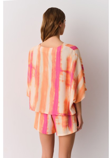 Kadın Şort Pijama Takımı Viskon Kumaşla Şık Renkli Desen Tasarımı fırsatları