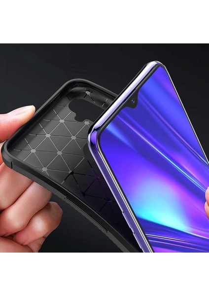 Realme 5 Pro Karbon Desenli Negro Silikon Kılıf modelleri
