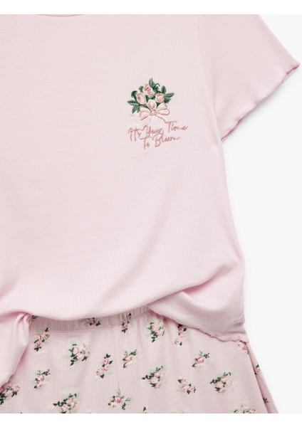 Viskon Kumaş Bisiklet Yaka Kısa Kollu Çiçekli Şortlu Pijama Takımı
