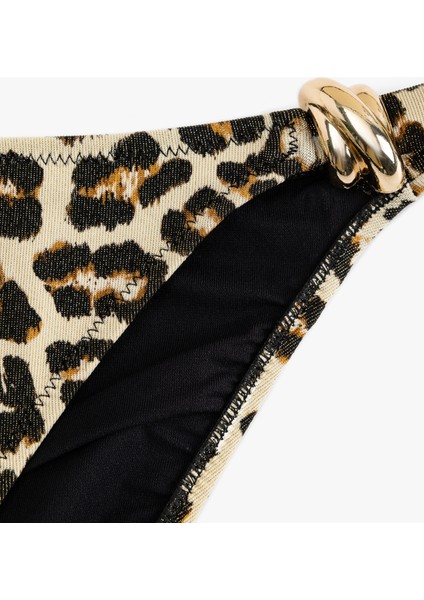 Aksesuar Detaylı Leopar Desenli Bikini Altı modelleri