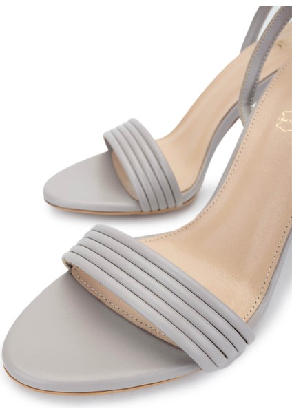 Kadın Deri Siyah Topuklu Ayakkabı 654 235 Bn Ayk Y25 Sıyah Cılt modelleri