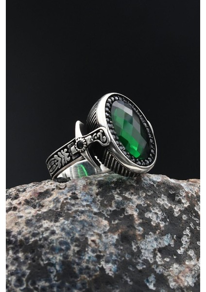 Erkek Yüzüğü 925 Ayar Gümüş Hz. Ali Zülfikar Kılıcı Yeşil Zirkon Taşlı Zirkon Taş Süslemeli 901781 modelleri