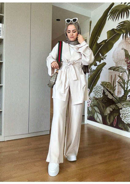 Ithal Dokuma Dökümlü Ceketli Kuşaklı Ikili Takım Bej