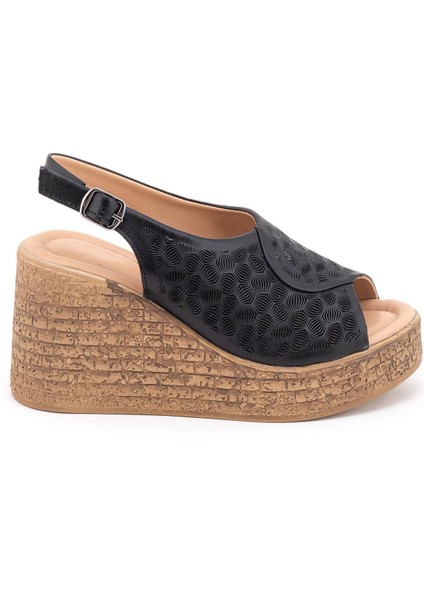 2310822 Kadın Sandalet