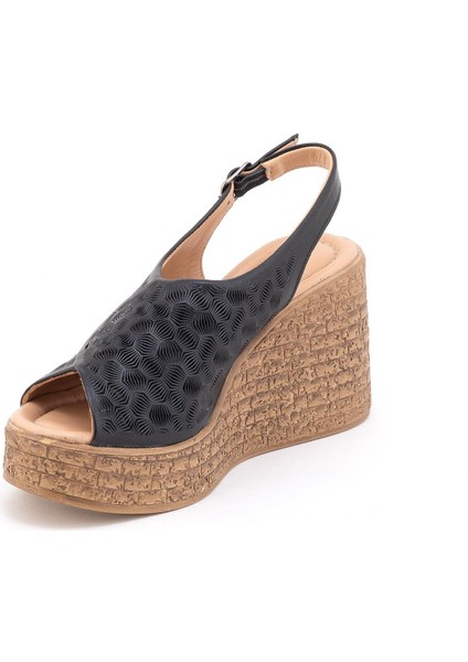 2310822 Kadın Sandalet fırsatları