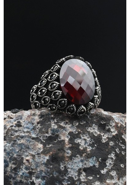 925 Ayar Gümüş Erkek Yüzüğü Kırmızı Zirkon Taşlı Zirkon Taş Süslemeli 901785