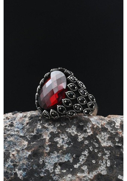 925 Ayar Gümüş Erkek Yüzüğü Kırmızı Zirkon Taşlı Zirkon Taş Süslemeli 901785 indirimleri