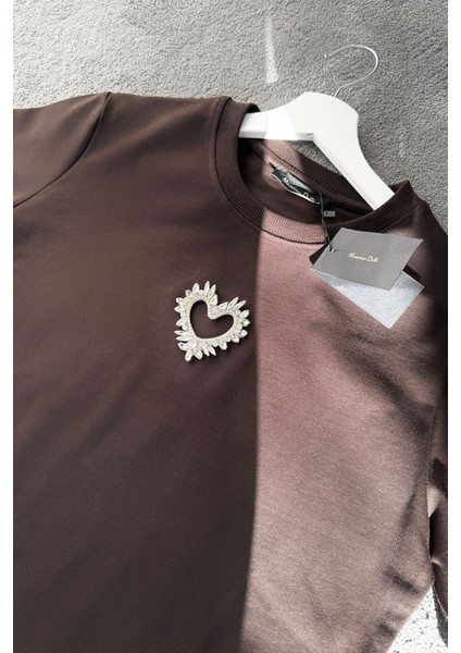 Orj Taşlı Kalp Motifili Tshirt- Kahverengi fiyatları