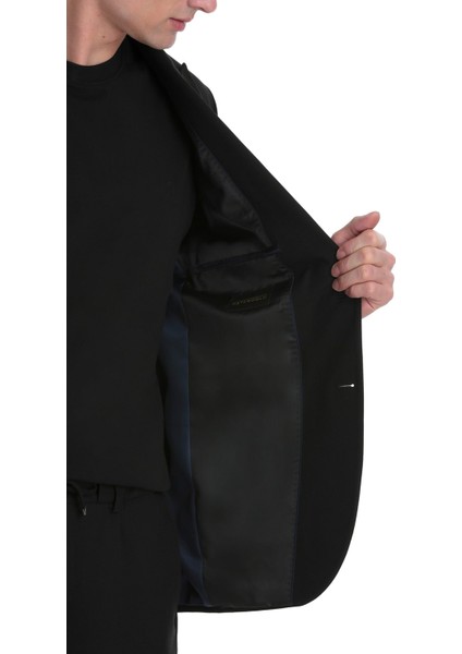 Siyah Slim Fit Sivri Yaka Klasik Takım Elbise