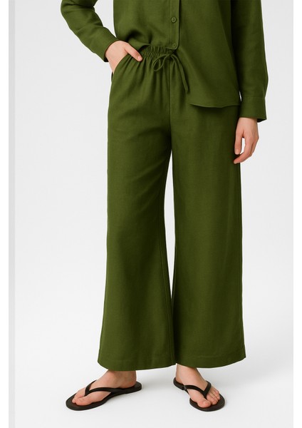 Haki Paçası Yırtmaçlı Kadın Pantolon fiyatları