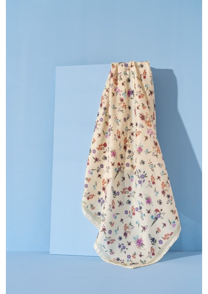 Kadın Digital Baskılı Çiçek Desen Soft Eşarp