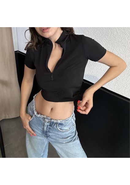 Düz Siyah Balıkçı Yaka Yarım Fermuarlı Kısa Kollu Crop