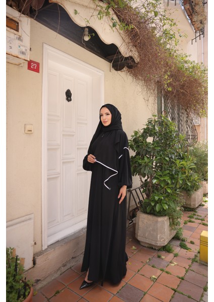 RANA ABAYA & Siyah