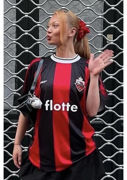 Siyah Kırmızı Hello Kitty Football Forma Unisex T-Shirt fiyatları