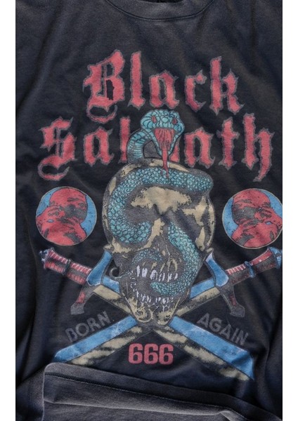 Black Sabbath Born Again Yıkamalı Oversize T-Shirt fırsatları