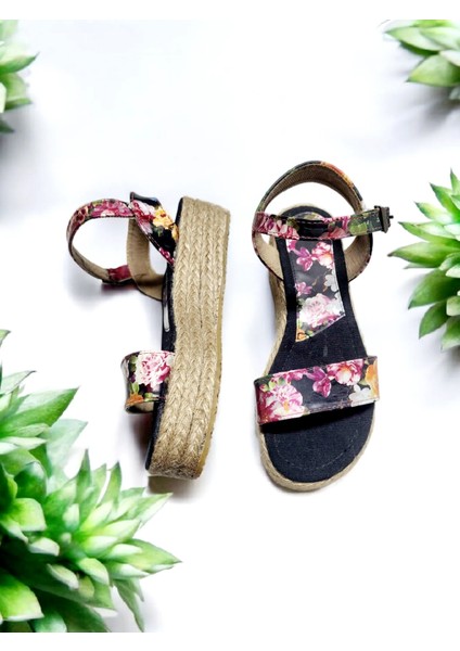 Çiçek Baskılı Yazlık,şık Tokalı 5 cm Topuk Hasır Sandalet