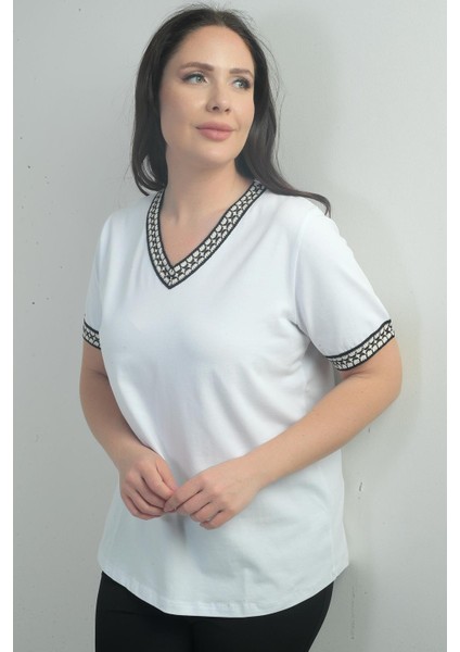 Kadın Yaka ve Kol Şeritli Büyük Beden Rahat Kalıp Bluz