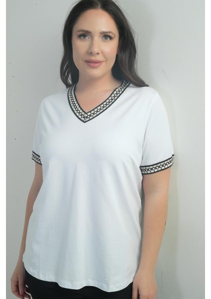 Kadın Yaka ve Kol Şeritli Büyük Beden Rahat Kalıp Bluz