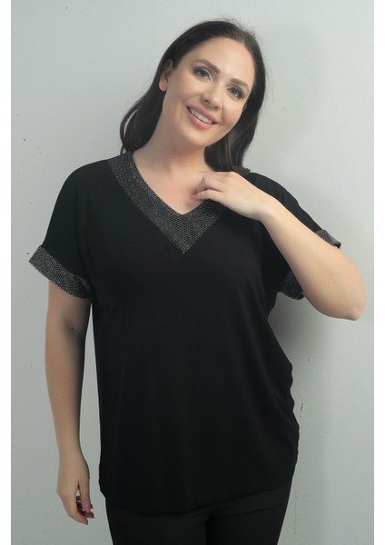 Kadın Yaka ve Kol Ucu Simli File Detaylı Büyük Beden Bluz