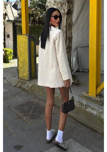 Uzun Kollu ve Düğme Kapamalı Kruvaze Yakalı Oversize Blazer Kadın Keten Ceket Ekru modelleri