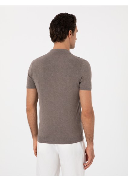 Erkek Bej Slim Fit Apaş Yaka Triko T-Shirt 50313020-VR011