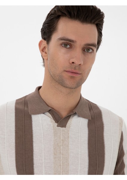 Erkek Ekru Slim Fit Apaş Yaka Triko T-Shirt 50300805-VR019