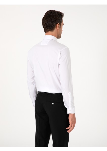 Erkek Beyaz Slim Fit Non Iron Pamuk Karışımlı Klasik Gömlek 50305838-VR013 indirimleri