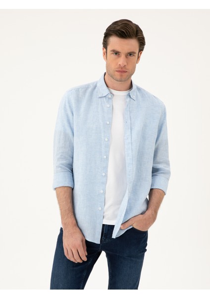 Erkek Mavi Regular Fit %100 Keten Gömlek 50284823-VR036 <p STYLE="PADDING-BOTTOM:10PX;">%100 Keten Kumaştan Üretilmiş Slim Fit Mavi Gömlek, Hafifliği ve Nefes Alabilirliği ile Sıcak Havaların Vazgeçilmezi Olmaya Aday. Ketenin Doğal Dokusu, Cildinizin Nefes Almasını Sağlar ve Böylece Terleme Sorununu En Aza Indirir. Hafif ve Ince Yapısı ile Yaz Aylarında Rahatlıkla Kullanılabilir. Mavi Rengin Ferahlatıcı Tonu ile Dikkat Çeken Gömlek, Doğal Keten Yapısı Sayesinde Gün Boyu Serin Kalmanızı Destekleyecektir. Uzun Kollu ve Cepsiz Olarak Tasarlanan Yapısı ve Düz Deseniyle Minimal ve Şık Bir Görünüm Sunuyor. Regular Fit Kesimi, Vücuda Rahatça Otururken, Aynı Zamanda Hareket Özgürlüğü Sunmaktadır. Düğmeli Yaka Detayı, Gömleğe Klasik Bir Dokunuş Katarak, Hem Günlük Hem De Daha Resmi Kombinlerde Tercih Edilebilecek Bir Stil Oluşturur. Hem Kot Pantolonlarla Hem De Daha Klasik Parçalarla Kolayca Kombinlenebilir. <p STYLE="PADDING-BOTTOM:10PX;">MODEL Üzerindeki Gömlek M Bedendir. Modelin Boyu 188 Cm, Kilosu 83 Kg, Göğüs Ölçüsü 99 Cm, Bel Ölçüsü 83 cm ve Basen Ölçüsü 106 Cm'dir. Regular Fit Kesimi Sayesinde Gömlek, Modelin Vücut Hatlarına Rahatça Otururken, Ketenin Doğal Yapısı Sayesinde Hareket Özgürlüğü Sunar. Gömlek, Sıcak Havalarda Hem Şıklığı Hem De Konforu Arayan Erkekler Için Idealdir.