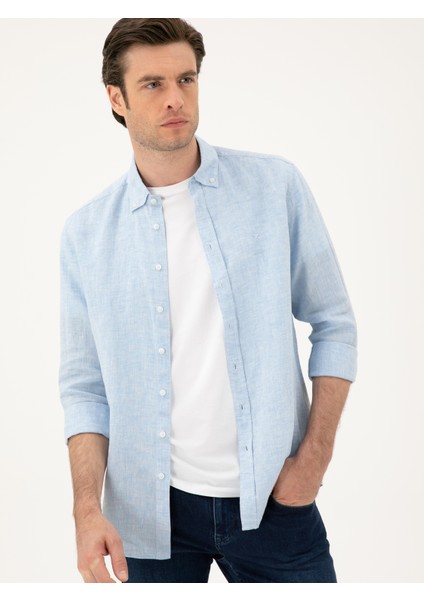 Erkek Mavi Regular Fit %100 Keten Gömlek 50284823-VR036 <p STYLE="PADDING-BOTTOM:10PX;">%100 Keten Kumaştan Üretilmiş Slim Fit Mavi Gömlek, Hafifliği ve Nefes Alabilirliği ile Sıcak Havaların Vazgeçilmezi Olmaya Aday. Ketenin Doğal Dokusu, Cildinizin Nefes Almasını Sağlar ve Böylece Terleme Sorununu En Aza Indirir. Hafif ve Ince Yapısı ile Yaz Aylarında Rahatlıkla Kullanılabilir. Mavi Rengin Ferahlatıcı Tonu ile Dikkat Çeken Gömlek, Doğal Keten Yapısı Sayesinde Gün Boyu Serin Kalmanızı Destekleyecektir. Uzun Kollu ve Cepsiz Olarak Tasarlanan Yapısı ve Düz Deseniyle Minimal ve Şık Bir Görünüm Sunuyor. Regular Fit Kesimi, Vücuda Rahatça Otururken, Aynı Zamanda Hareket Özgürlüğü Sunmaktadır. Düğmeli Yaka Detayı, Gömleğe Klasik Bir Dokunuş Katarak, Hem Günlük Hem De Daha Resmi Kombinlerde Tercih Edilebilecek Bir Stil Oluşturur. Hem Kot Pantolonlarla Hem De Daha Klasik Parçalarla Kolayca Kombinlenebilir. <p STYLE="PADDING-BOTTOM:10PX;">MODEL Üzerindeki Gömlek M Bedendir. Modelin Boyu 188 Cm, Kilosu 83 Kg, Göğüs Ölçüsü 99 Cm, Bel Ölçüsü 83 cm ve Basen Ölçüsü 106 Cm'dir. Regular Fit Kesimi Sayesinde Gömlek, Modelin Vücut Hatlarına Rahatça Otururken, Ketenin Doğal Yapısı Sayesinde Hareket Özgürlüğü Sunar. Gömlek, Sıcak Havalarda Hem Şıklığı Hem De Konforu Arayan Erkekler Için Idealdir.
