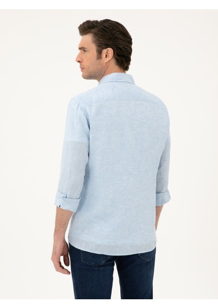 Erkek Mavi Regular Fit %100 Keten Gömlek 50284823-VR036 <p STYLE="PADDING-BOTTOM:10PX;">%100 Keten Kumaştan Üretilmiş Slim Fit Mavi Gömlek, Hafifliği ve Nefes Alabilirliği ile Sıcak Havaların Vazgeçilmezi Olmaya Aday. Ketenin Doğal Dokusu, Cildinizin Nefes Almasını Sağlar ve Böylece Terleme Sorununu En Aza Indirir. Hafif ve Ince Yapısı ile Yaz Aylarında Rahatlıkla Kullanılabilir. Mavi Rengin Ferahlatıcı Tonu ile Dikkat Çeken Gömlek, Doğal Keten Yapısı Sayesinde Gün Boyu Serin Kalmanızı Destekleyecektir. Uzun Kollu ve Cepsiz Olarak Tasarlanan Yapısı ve Düz Deseniyle Minimal ve Şık Bir Görünüm Sunuyor. Regular Fit Kesimi, Vücuda Rahatça Otururken, Aynı Zamanda Hareket Özgürlüğü Sunmaktadır. Düğmeli Yaka Detayı, Gömleğe Klasik Bir Dokunuş Katarak, Hem Günlük Hem De Daha Resmi Kombinlerde Tercih Edilebilecek Bir Stil Oluşturur. Hem Kot Pantolonlarla Hem De Daha Klasik Parçalarla Kolayca Kombinlenebilir. <p STYLE="PADDING-BOTTOM:10PX;">MODEL Üzerindeki Gömlek M Bedendir. Modelin Boyu 188 Cm, Kilosu 83 Kg, Göğüs Ölçüsü 99 Cm, Bel Ölçüsü 83 cm ve Basen Ölçüsü 106 Cm'dir. Regular Fit Kesimi Sayesinde Gömlek, Modelin Vücut Hatlarına Rahatça Otururken, Ketenin Doğal Yapısı Sayesinde Hareket Özgürlüğü Sunar. Gömlek, Sıcak Havalarda Hem Şıklığı Hem De Konforu Arayan Erkekler Için Idealdir.