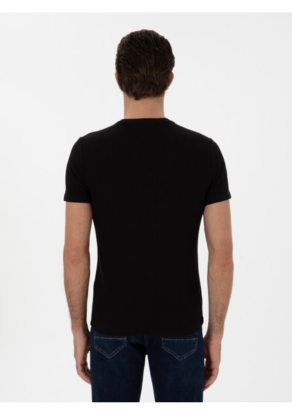 Erkek Siyah Slim Fit Bisiklet Yaka Desenli T-Shirt 50301497-VR046