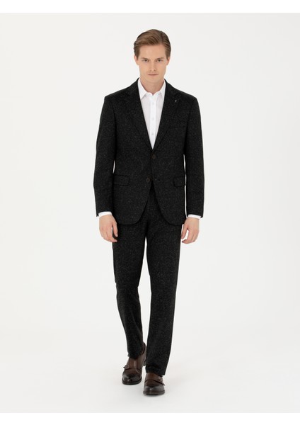 Erkek Siyah Slim Fit Yün Karışımlı Klasik Ceket 50273666-VR046 * Yün Karışımlı Slim Fit Erkek Ceket<br><br>* Şık Görünümlerin Vazgeçilmez Seçimleri Arasında Yer Alan Yün Karışımlı Erkek Ceket Modelimiz Mono Yaka ve Kapaklı Cep Detaylara Sahiptir.<br>* Dört Mevsim Giyilebilecek Kumaş Dokusu Sunan Slim Fit Erkek Ceket Modelimiz Kombinlendiği Parçalarla Uyum Sağlayarak Dilerseniz Casual ve Spor Dilerseniz Klasik Stile Imza Atmanıza .