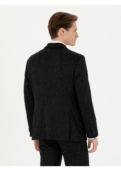 Erkek Siyah Slim Fit Yün Karışımlı Klasik Ceket 50273666-VR046 * Yün Karışımlı Slim Fit Erkek Ceket<br><br>* Şık Görünümlerin Vazgeçilmez Seçimleri Arasında Yer Alan Yün Karışımlı Erkek Ceket Modelimiz Mono Yaka ve Kapaklı Cep Detaylara Sahiptir.<br>* Dört Mevsim Giyilebilecek Kumaş Dokusu Sunan Slim Fit Erkek Ceket Modelimiz Kombinlendiği Parçalarla Uyum Sağlayarak Dilerseniz Casual ve Spor Dilerseniz Klasik Stile Imza Atmanıza .