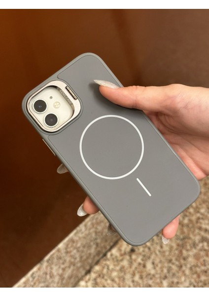 iPhone 11 Uyumlu Ince Magsafe Çizgili Metal Kamera Çerçeve Standlı Gri Kılıf
