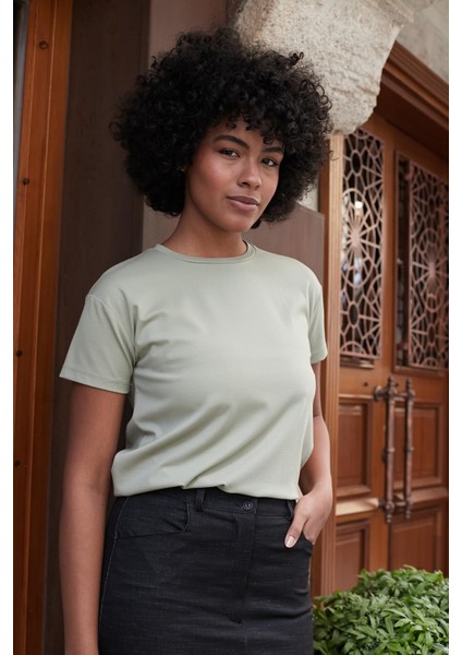 Kadın Sıfır Yaka Kırışmaz Span Karışımlı Şık Kısa Kol Likralı T-Shirt Bluz-Açık Haki modelleri