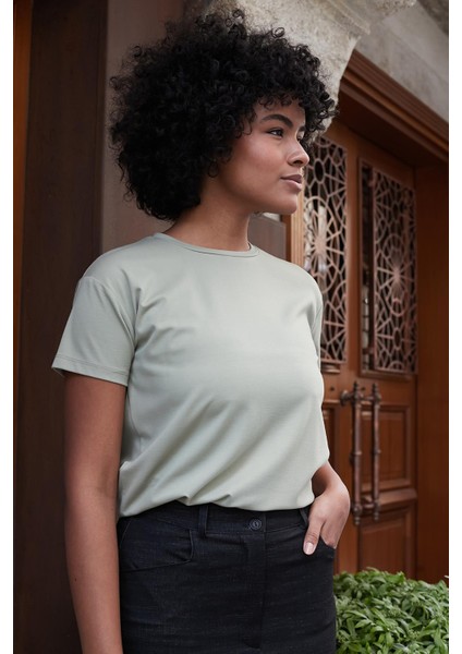 Kadın Sıfır Yaka Kırışmaz Span Karışımlı Şık Kısa Kol Likralı T-Shirt Bluz-Açık Haki fırsatları