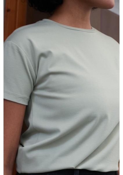 Kadın Sıfır Yaka Kırışmaz Span Karışımlı Şık Kısa Kol Likralı T-Shirt Bluz-Açık Haki indirimleri