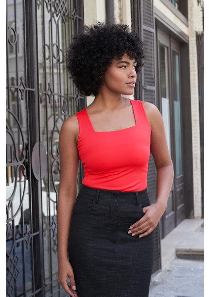 Kare Yaka Kolsuz Likralı Şık Parlak Kumaş Bluz Body-Mercan fiyatları