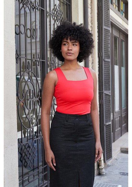 Kare Yaka Kolsuz Likralı Şık Parlak Kumaş Bluz Body-Mercan modelleri