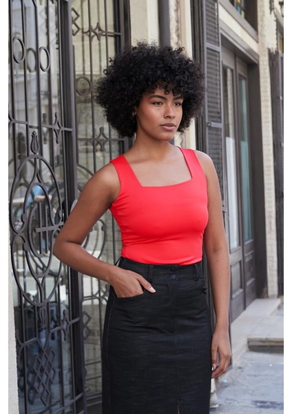 Kare Yaka Kolsuz Likralı Şık Parlak Kumaş Bluz Body-Mercan indirimleri