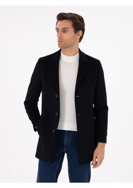 Erkek Lacivert Yün Karışımlı Ex. Slim Fit Palto 50293650-VR033 <p STYLE="PADDING-BOTTOM:10PX;">%67 Yün, %29 Dayanaklı Sentetik Lif, %3 Poliamid ve %1 Pamuk Karışımı Kumaş Yapısıyla Lacivert Palto, Soğuk Havalara Karşı Etkili Bir Koruma Sağlar. Yüksek Oranda Yün Içeriği ile Hem Sıcaklık Sunar Hem De Yumuşak Dokusuyla Cilt Dostu Bir Konfor Yaratır. Dayanaklı Sentetik Lif ve Poliamid Dokunuşları Sayesinde Dayanıklılığı Artırılan Kumaş, Uzun Ömürlü Bir Kullanım Sağlar. Yumuşak Dokusuyla Ciltte Konforlu Bir His Yaratır ve Gün Boyu Rahat Bir Kullanım Sunar. Ex.slim Fit Kalıbı, Vücuda Oturan Modern Bir Silüet Oluşturur. <p STYLE="PADDING-BOTTOM:10PX;">OMUZLARDAN Itibaren Düzgün Bir Şekilde Inen Kesimiyle Özgüvenli Bir Duruş Sergiler. Cep Detayları, Pratik Bir Kullanım Olanağı Sunarak, Hem El Sıcaklığı Için Hem De Küçük Eşyalarınızı Taşımak Için Idealdir. Paltodaki Dik Yaka Kesimi, Boyun Çevresinde Ekstra Koruma Sağlar, Soğuk Havalarda Ekstra Rahatlık Sunar. Şehir Hayatının Dinamizmine Ayak Uyduran Tasarım, Hem Iş Hem De Özel Günlerde Fark Yaratmak Isteyenler Için Mükemmel Bir Tercih Sunmaktadır. <p STYLE="PADDING-BOTTOM:10PX;">189 cm Boyunda, 72 kg Ağırlığında, 103 cm Göğüs, 84 cm Bel ve 100 cm Basen Ölçülerine Sahip Olan Model, 48 Beden Giymektedir.