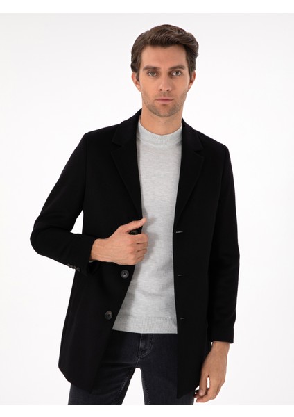 Erkek Siyah Yün Karışımlı Ex. Slim Fit Palto 50293650-VR046 <p STYLE="PADDING-BOTTOM:10PX;">%67 Yün, %29 Dayanaklı Sentetik Lif, %3 Poliamid ve %1 Pamuk Karışımından Üretilmiş Olan Siyah Palto, Üstün Kalite ve Konforu Bir Arada Sunar. Yüksek Yün Oranı Sayesinde Doğal Bir Sıcaklık Sağlar ve Soğuk Havalarda Vücudu Korur. Dayanaklı Sentetik Lif ve Poliamid Karışımı Ise Dayanıklılığı Artırarak Uzun Yıllar Boyunca Formunu Kaybetmeden Kullanılmasını Sağlar. Ince ve Hafif Pamuk Dokunuşu Ise Ciltle Uyumlu, Yumuşak Bir Temas Sunarak Konfor Seviyesini Yükseltir. <p STYLE="PADDING-BOTTOM:10PX;">EX.SLIM Fit Kesimi, Modern Erkeklerin Stiline Hitap Eden Bir Form Yaratır. Vücudu Nazikçe Saran Kesim, Şık Bir Görünüm Sunarken, Fit Yapısıyla Ince Bir Siluet Oluşturur. Paltonun Kapüşonsuz Tasarımı, Klasik ve Minimalist Bir Hava Katar. Takım Elbise, Gömlek Veya Kravat Gibi Resmi Kıyafetlerle Mükemmel Uyum Sağlar. Kolayca Giyilip Çıkarılabilir ve Vücudu Rahatsız Etmeyen Yapısı ile Dikkat Çeker. Hem Günlük Kullanımda Hem De Özel Günlerde Tercih Edilebilecek Bir Klasik Olan Siyah Palto, Stil Sahibi Erkeklerin Gardırobunda Vazgeçilmez Bir Yer Edinir. <p STYLE="PADDING-BOTTOM:10PX;">MODEL, 48 Beden Palto Giymekte Olup 189 cm Boyunda, 72 kg Ağırlığında, Göğüs Çevresi 103 Cm, Bel Çevresi 84 cm ve Basen Ölçüsü 100 Cm’dir.