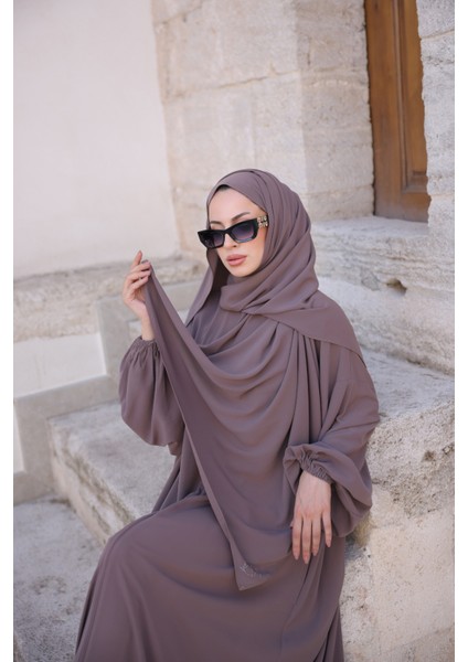 Füruzan Abaya-Vizon