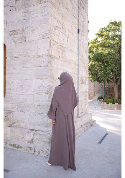 Füruzan Abaya-Vizon