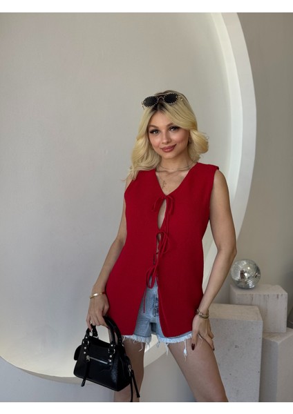 Kırmızı Önden Bağlamalı Triko Yelek