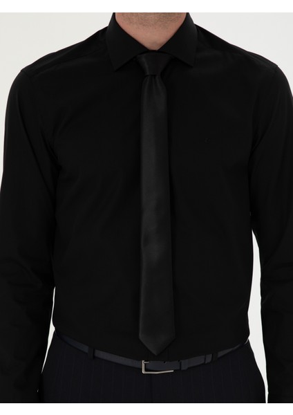 Erkek Siyah Slim Fit %100 Pamuk Yarım İtalyan Yaka Basic Gömlek 50294755-VR046